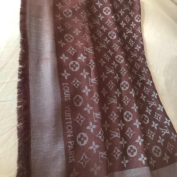 Louis Vuitton Monogram Shine Shawl - Picture 1 of 5
